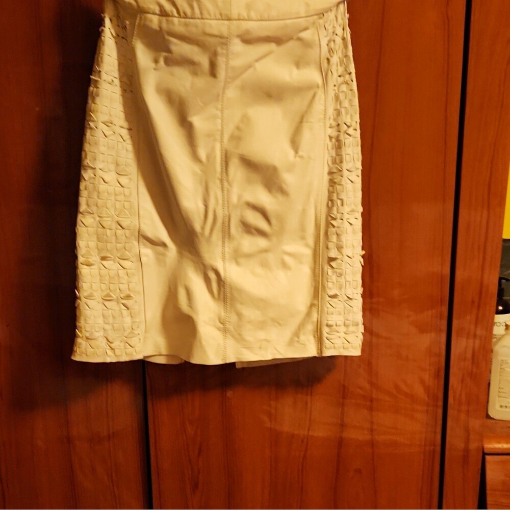 Rachel Zoe White Leather Pencil Skirt Womens Size 2 Knee Length Zip Closure